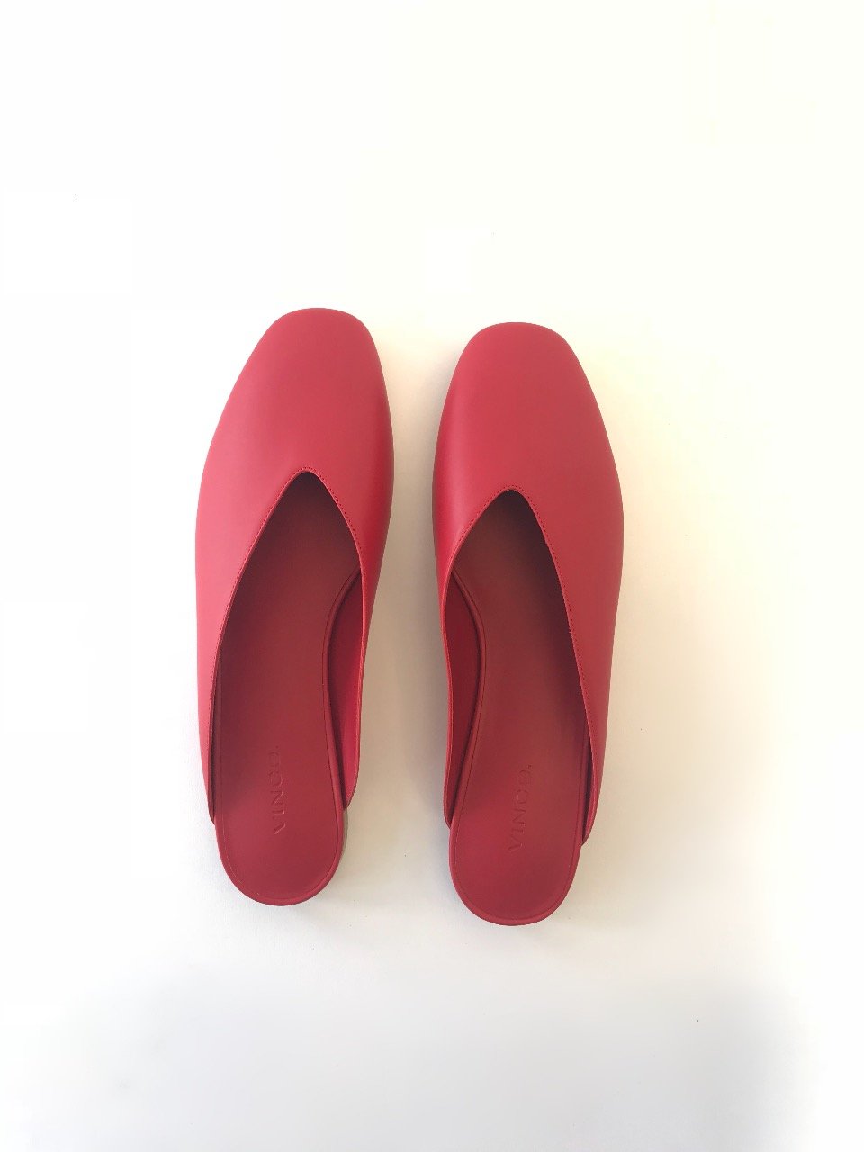 Vince Levins Red Flat Leather Slides Blond Genius