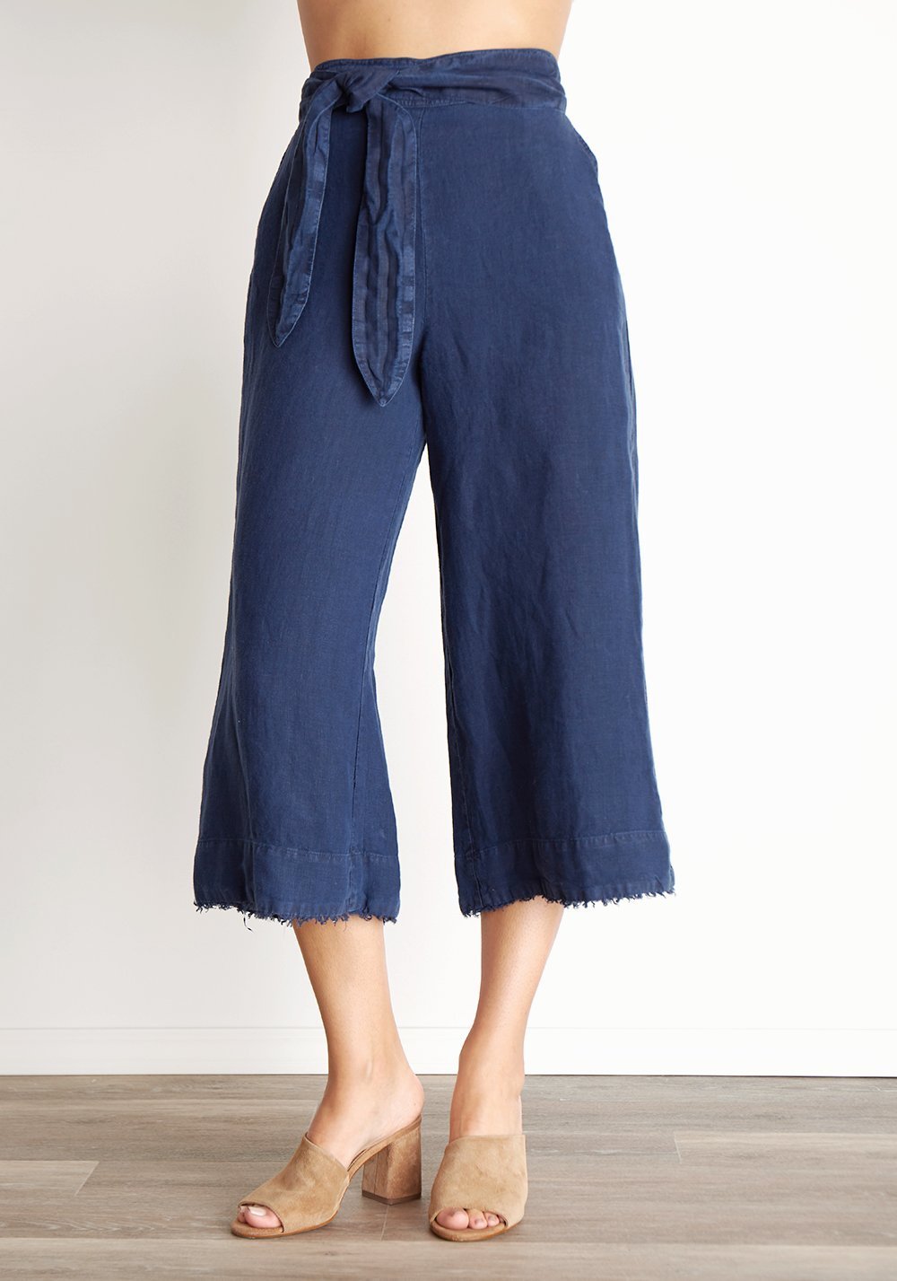 BELLA DAHL Belted High Waisted Crop Pant in Navy Night