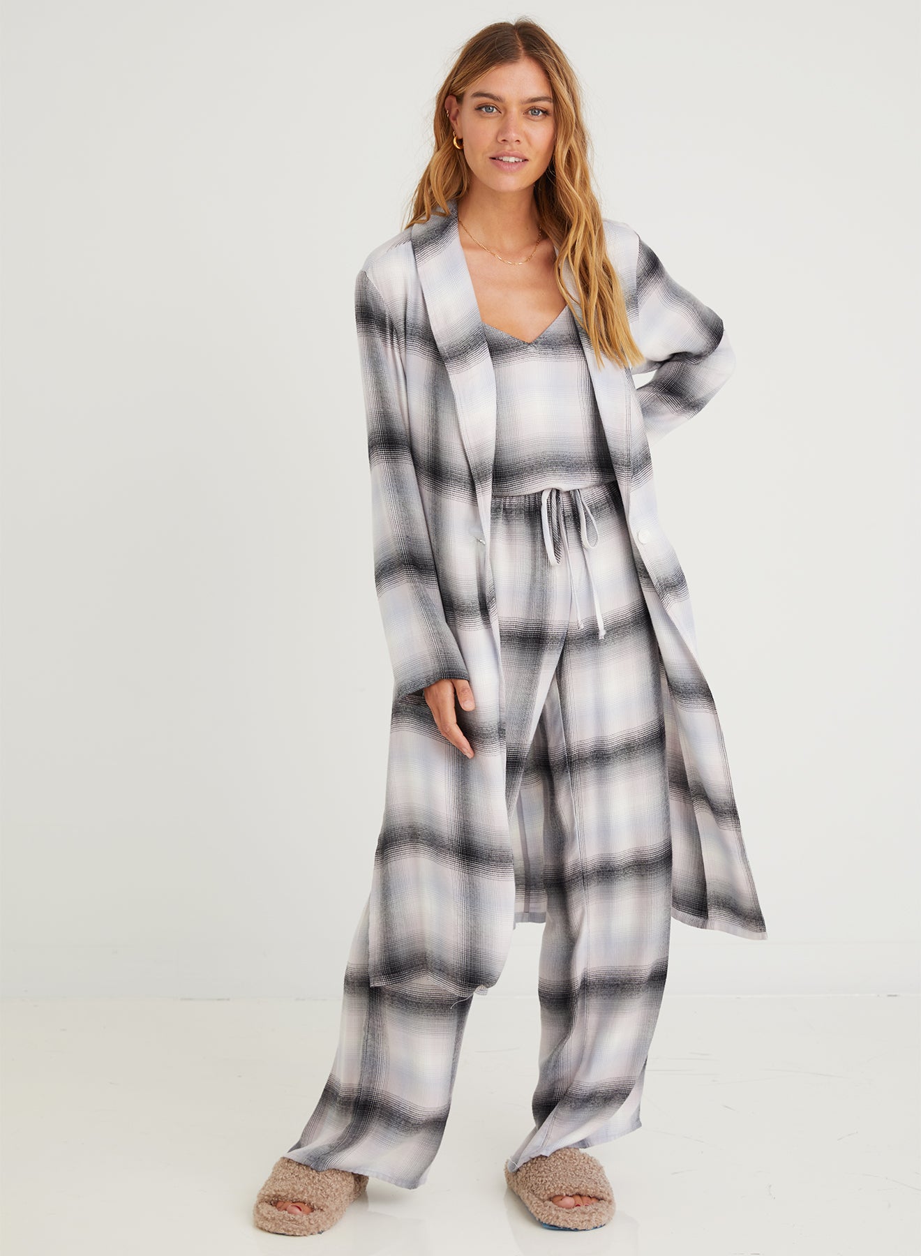 Bella Dahl Long Sleeve Shawl Collar Robe in Lilac Ombre Plaid