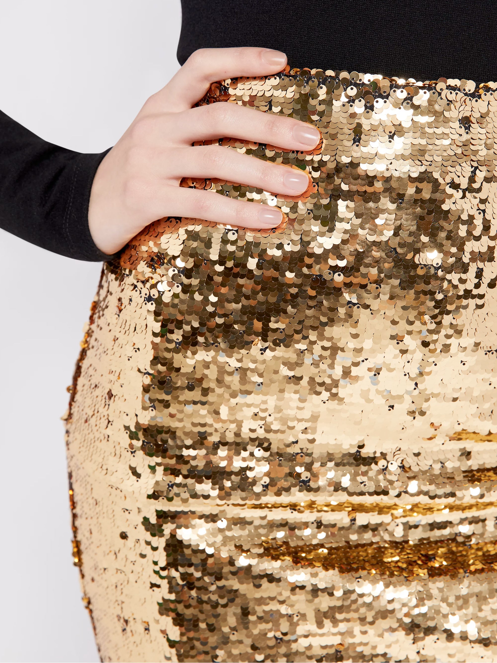 Alice and olivia 2024 gold sequin skirt