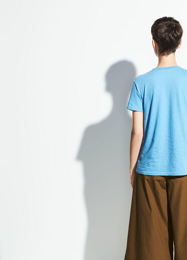 VINCE - Short Sleeve Swing Tee in Blue Pumice