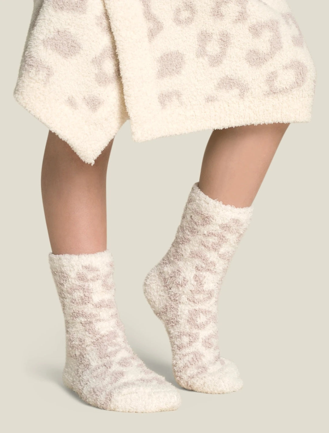 Barefoot Dreams CozyChic® Women's Barefoot In The Wild® Socks in Cream /  Stone