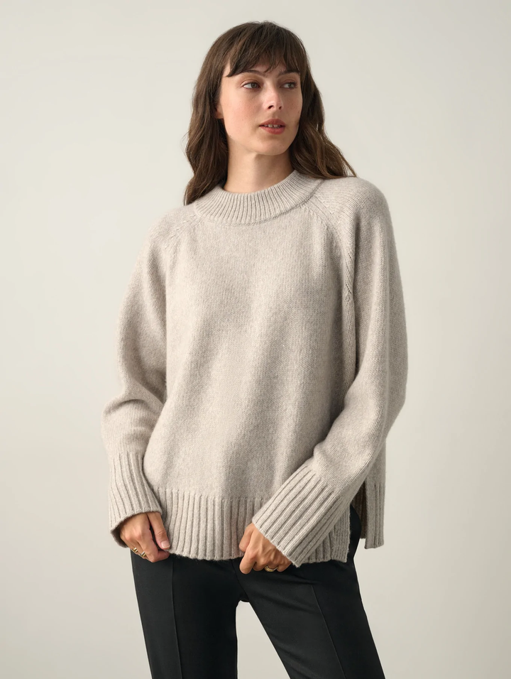 White + Warren - Lofty Cashmere Blend Marled Crewneck In Light Grey Marl