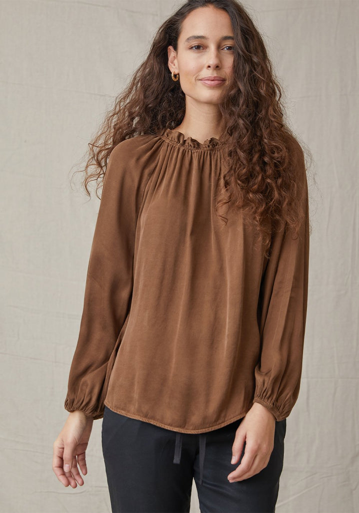 Bella Dahl Raglan Sleeve Shirred Neck Top in Golden Topaz