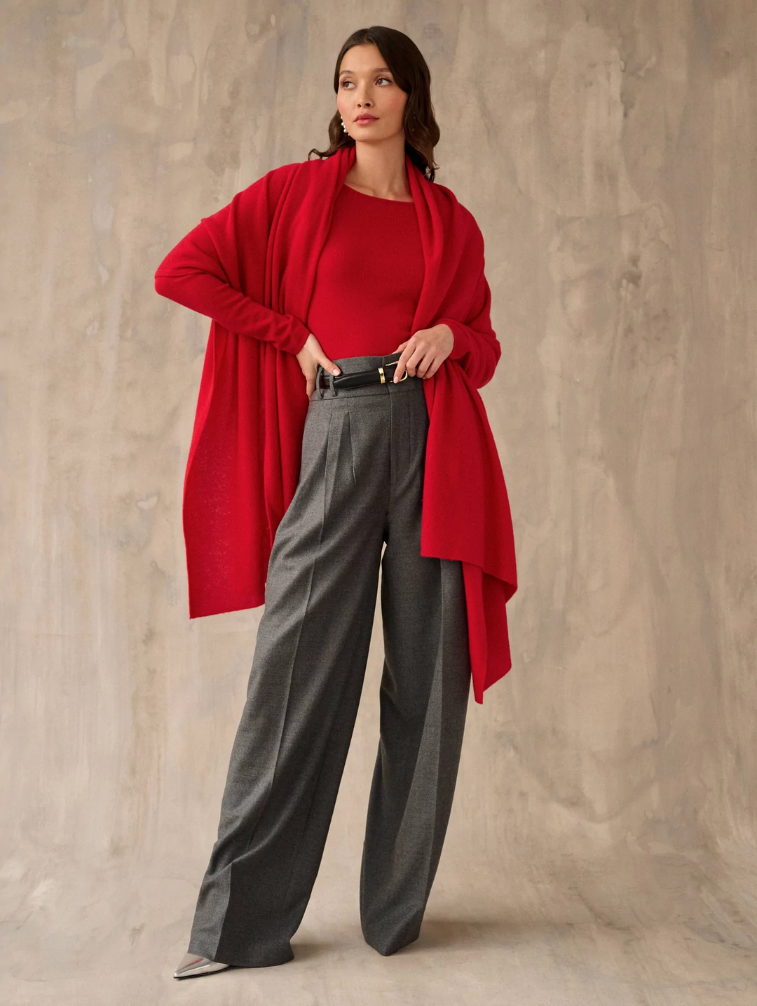 White + Warren - Cashmere Travel Wrap in Crimson