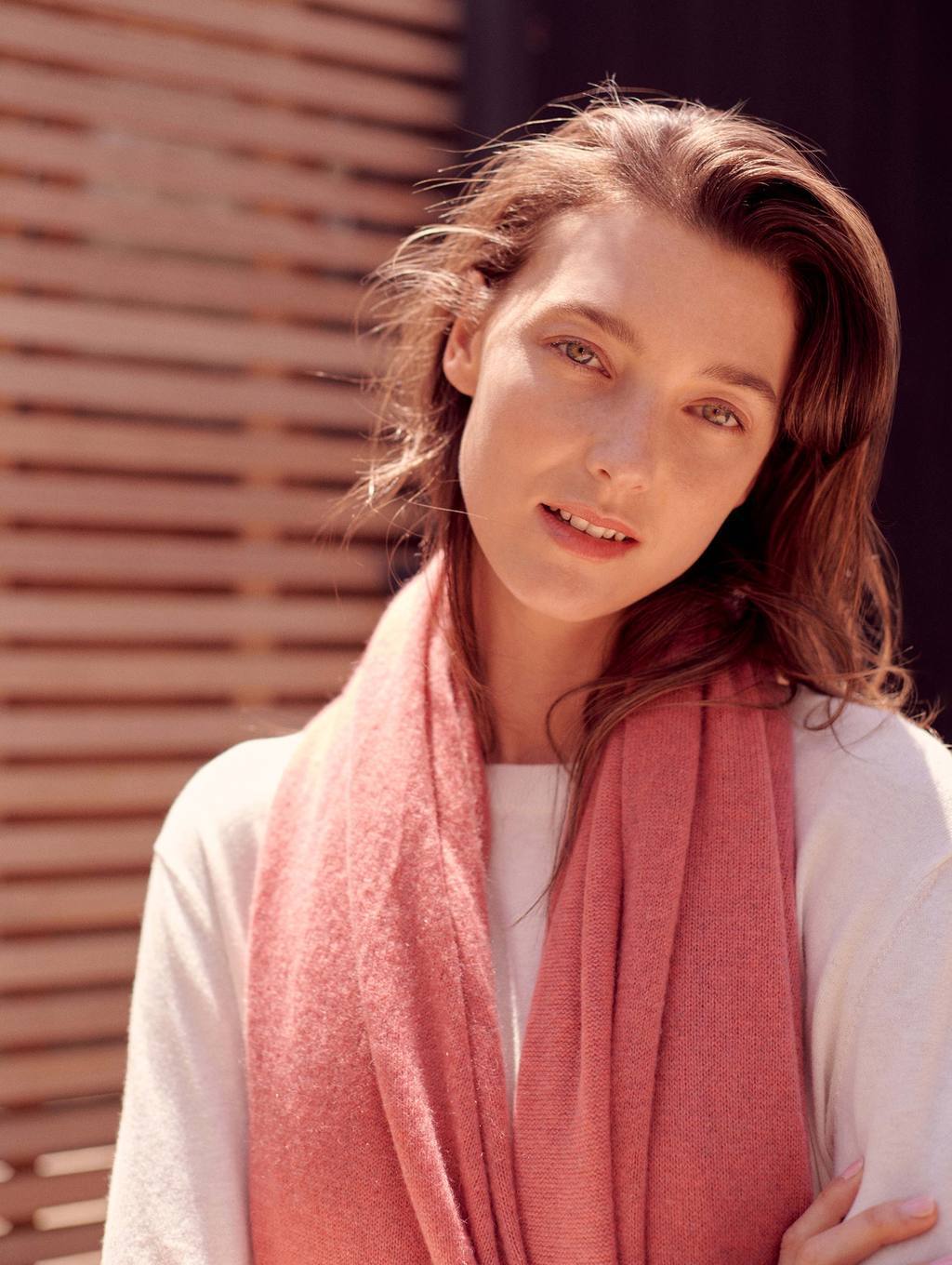 White + Warren - Cashmere Travel Wrap in Pink Opal Heather